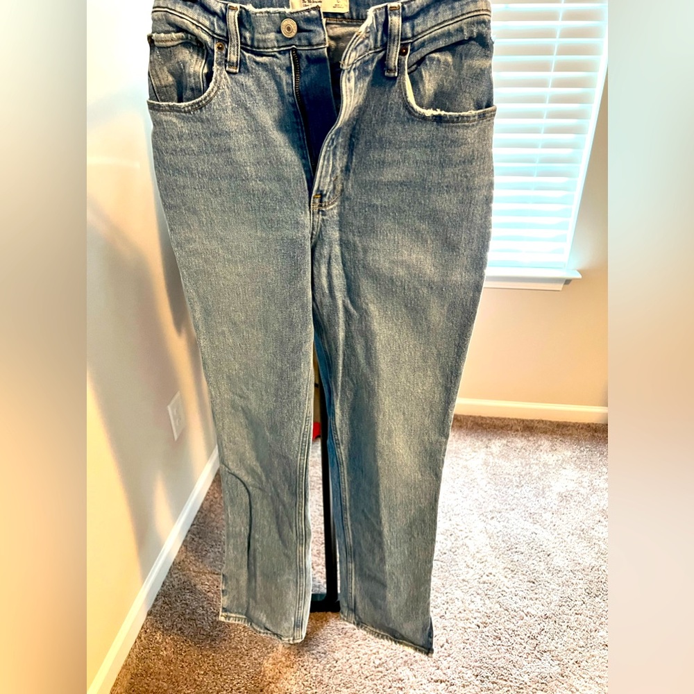 Abercrombie 90’s Straight Ultra High Rise